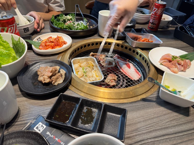 跟鹅厂群友约饭的结果就是饭后散步走到了公司跟鹅厂群友约饭的结果就是饭后散步走到了公司