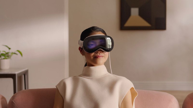 #APPLE #News🍎 WWDC 2023 看点一览（三）👓 Apple Vision Pro空间计算时代到来，打造深度个人体验- 只用眼睛、双手和语音即可控制- 可轻松放大、缩小 App 窗口大小，可随意拖动