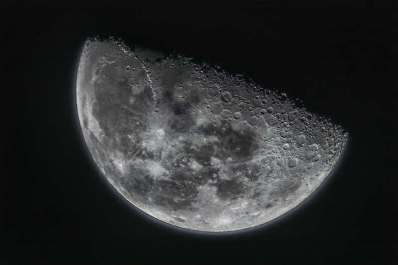 破水管镜头是真牛逼，加了增倍镜变1600mm（APS-C下相当于全画幅2400mm）直接登月！ #光与影后期流程：Lightroom批量拉曲线 -> RegiStax6对齐+堆栈 -> TopazAI降噪 -> Nik Collection锐化