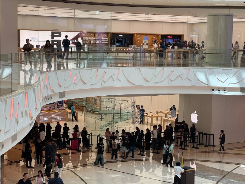 来赌场Apple士多爆金币了17pro 还是没货，黄牛排队闹麻了来赌场Apple士多爆金币了17pro 还是没货，黄牛排队闹麻了