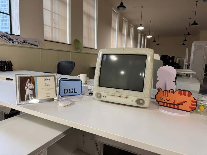 来上海办公室擦灰了，感觉好久没人来了#在路上来上海办公室擦灰了，感觉好久没人来了#在路上