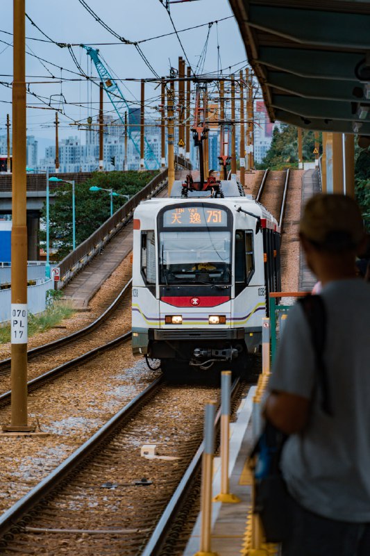 屯门·元朗轻铁太容易出片了随便找个车站/天桥都是很好的机位屯门·元朗轻铁太容易出片了随便找个车站/天桥都是很好的机位