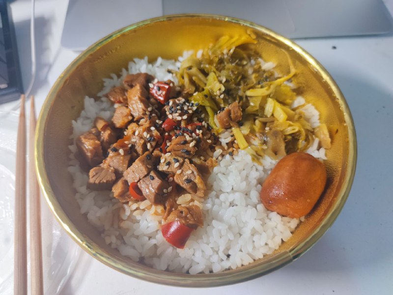 二十多块钱真糊弄，直接料理包再配一个几毛钱的廉价饮料服了，再也不点这家了