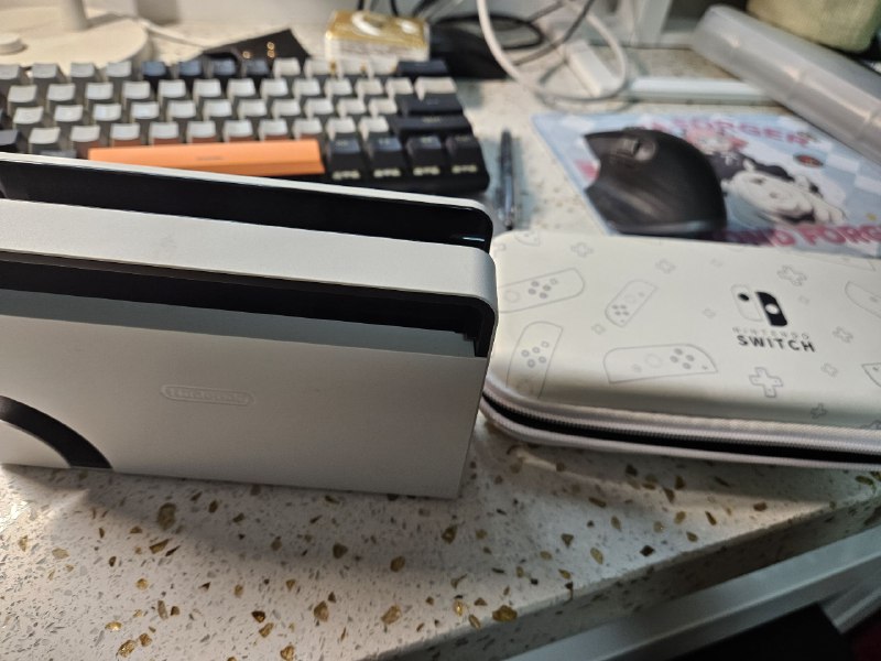 #出售 #电子产品 #Switch #任天堂交换机 联系 Steven Lynn 价格 1750Switch Oled 日版 白色 64G几乎全新 三码合一未破解未ban没玩过几次一直吃灰 机身无明显磕碰划痕原装配件齐 原盒还在附送主机收纳盒 配件收纳包已购数字版 马里奥赛车8 旷野之息 一并赠送不议价 非功能原因售出不退南京城区可自提 其他邮费自理预览模式，不会发送到频道，请注意，您的用户名需要手动更新才能确保发送时和此处一致