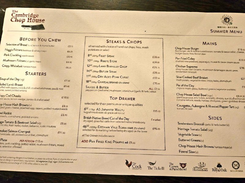 晚餐 猪排，£25肉排很厚，鲜嫩多汁，配上土豆泥很香和服务员简单聊了点，她是巴西人，年收入£27000，每个月往家里寄钱养家糊口晚餐 猪排，£25肉排很厚，鲜嫩多汁，配上土豆泥很香和服务员简单聊了点，她是巴西人，年收入£27000，每个月往家里寄钱养家糊口