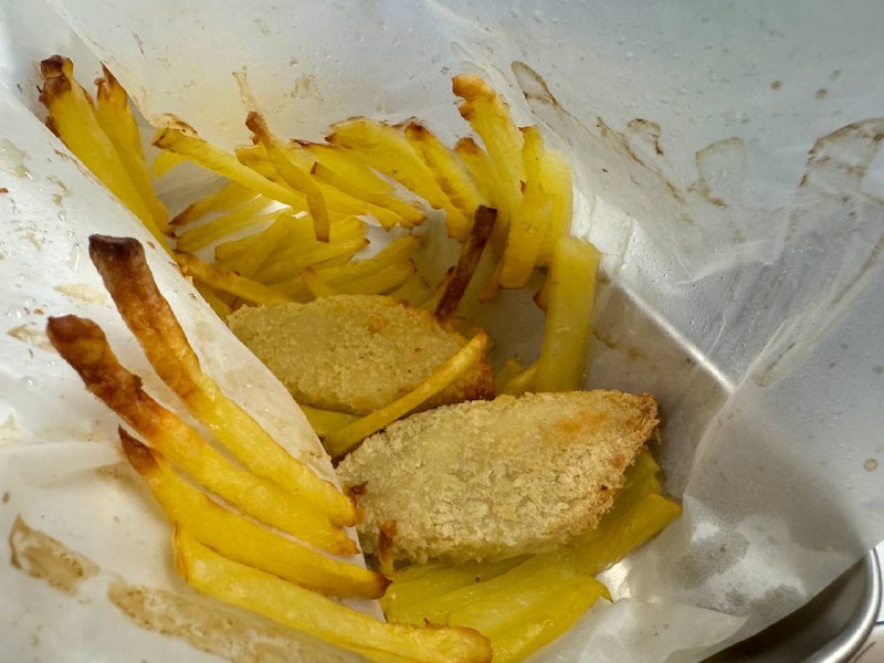 柚子做的汉堡和炸鱼薯条，好吃柚子做的汉堡和炸鱼薯条，好吃