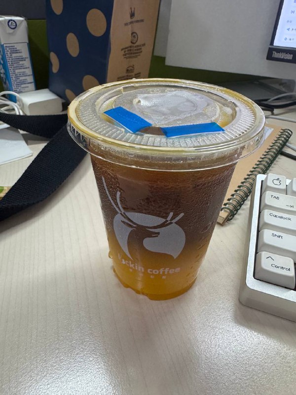 leader请的咖啡+下午茶的泡芙leader请的咖啡+下午茶的泡芙