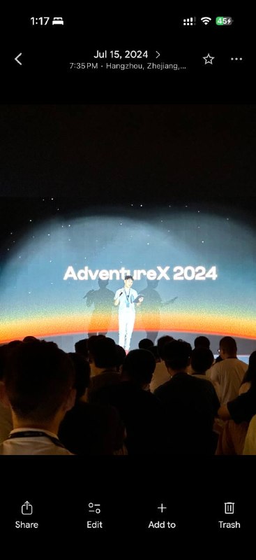 好像advx26最近开始了24届的时候是第一次办，那次还是挺纯粹挺兴奋的，那会AI coding能力也没那么好用，大家都在为idea熬夜，也成功拿了两个奖25届的时候以赞助方评委参加，发现已经乱了，变成了一种商业模式和行为艺术，变成了各种AI嘉豪表演现场，没有几个很fancy的作品，和几个以前的同事见面后就匆匆离去今年完全没有兴趣参加了，也没有去摆摊，连报名网站也没打开过，我想可能我还是到了年纪了吧，“人不可能再次进入同一条河流”
