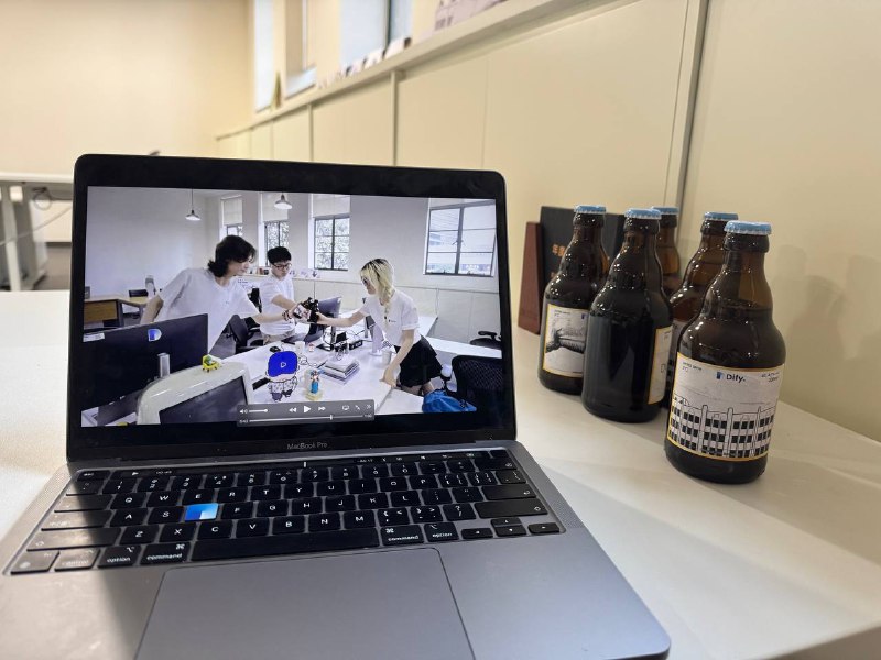 来上海办公室擦灰了，感觉好久没人来了#在路上来上海办公室擦灰了，感觉好久没人来了#在路上