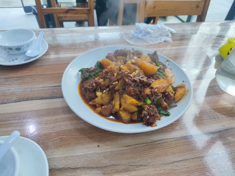 #Steven今天吃什么 学校附近的东北菜馆大盘鸡+肉末茄子+蚂蚁上树+干锅包菜其实一个大盘鸡就快饱了，被撑死XD口味偏重口，重油盐，重辣，吃不惯#Steven今天吃什么 学校附近的东北菜馆大盘鸡+肉末茄子+蚂蚁上树+干锅包菜其实一个大盘鸡就快饱了，被撑死XD口味偏重口，重油盐，重辣，吃不惯