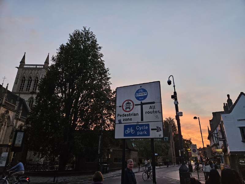 现在9点，天还是亮的现在9点，天还是亮的