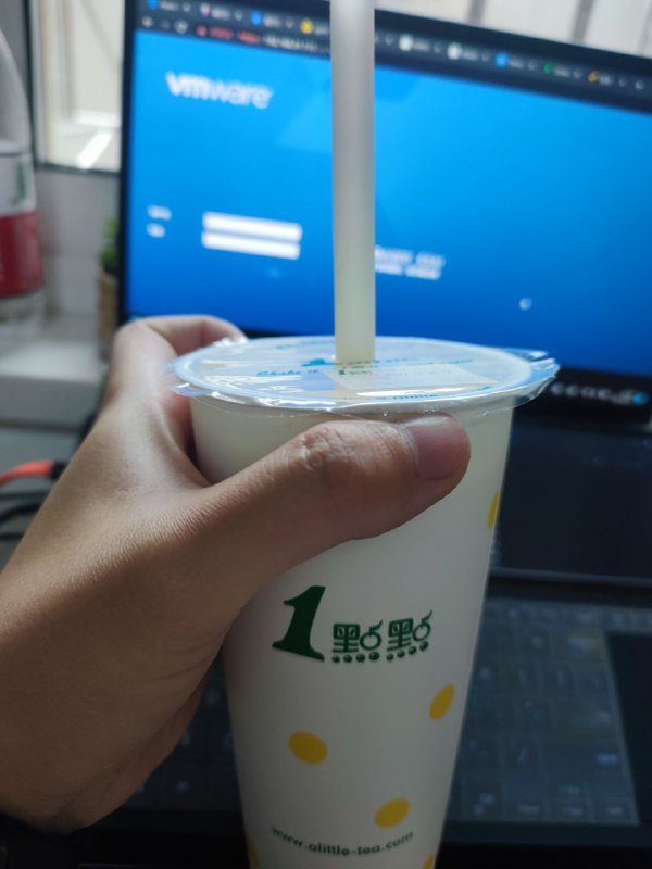 波霸银耳奶青点的时候没注意默认是大杯¥17#吃