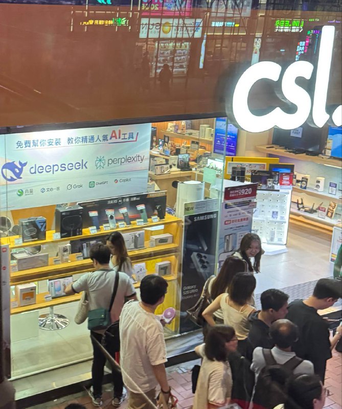 因为大部分 LLM App 被 ban，deepseek 在香港的人气高过了其他任何 LLM因为大部分 LLM App 被 ban，deepseek 在香港的人气高过了其他任何 LLM