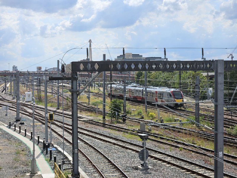 前面是Cambridge Station