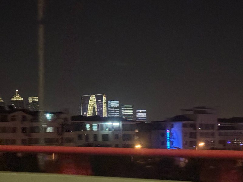 AWS上海和同事疯狂星期四顺便去公司上了一天班走了AWS上海和同事疯狂星期四顺便去公司上了一天班走了