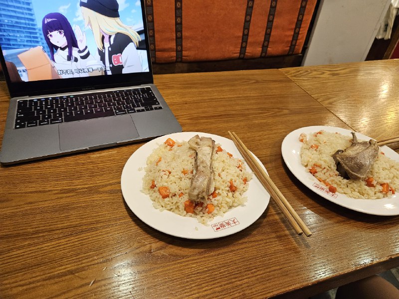 坐标古翠路 大美乐抓饭奶茶和羊排很香