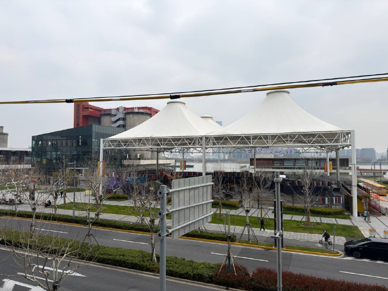 中午不吃饭，省下来的时间出来citywalk，回去再美美睡一觉原来麦当劳大学就在公司旁边中午不吃饭，省下来的时间出来citywalk，回去再美美睡一觉原来麦当劳大学就在公司旁边