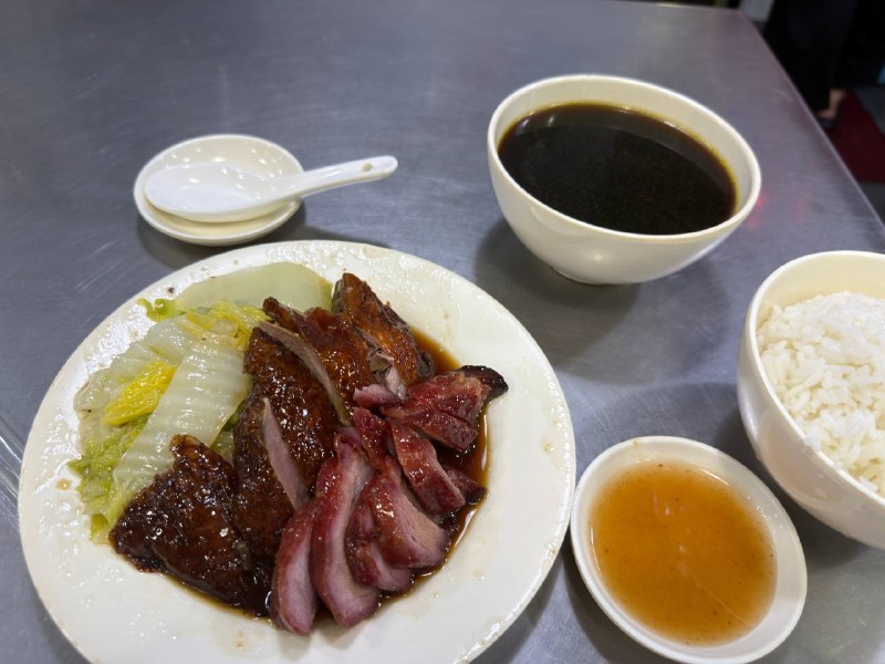 晚饭吃这个当年赛格办公室时期的食堂之一，现在还在这家老板和总办认识晚饭吃这个当年赛格办公室时期的食堂之一，现在还在这家老板和总办认识