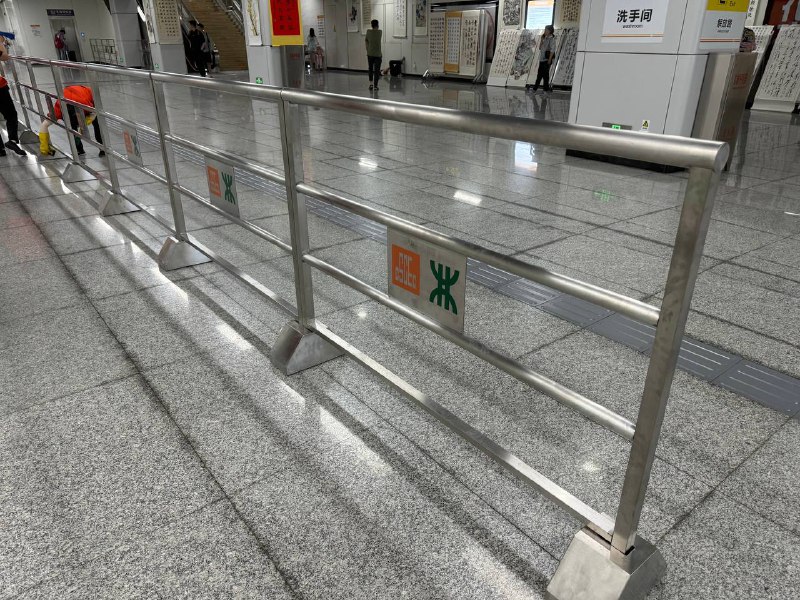 捞翔，绿龟也给俺拾来嘞所以为什么郑州地铁会出现绿龟