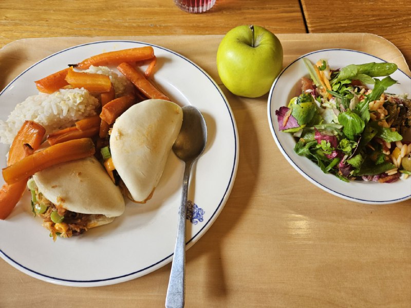 在剑桥的早餐/中餐/晚餐评价是寄只能炫面包和苹果在剑桥的早餐/中餐/晚餐评价是寄只能炫面包和苹果