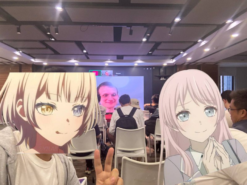 算是和V神合影了