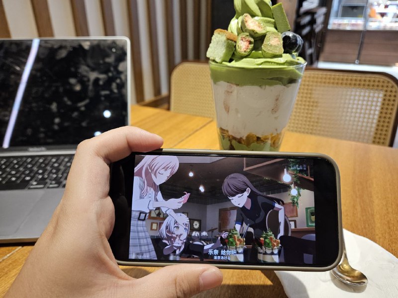 小猫，你可以吃抹茶芭菲