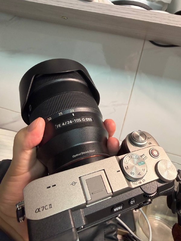 昨晚激情下单了24-105大变焦太重了，和之前半画幅的不是一个级别的昨晚激情下单了24-105大变焦太重了，和之前半画幅的不是一个级别的