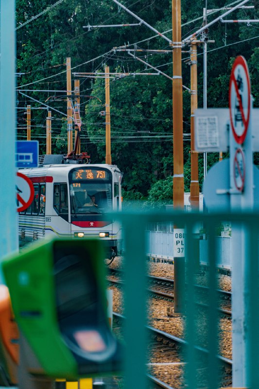 屯门·元朗轻铁太容易出片了随便找个车站/天桥都是很好的机位屯门·元朗轻铁太容易出片了随便找个车站/天桥都是很好的机位